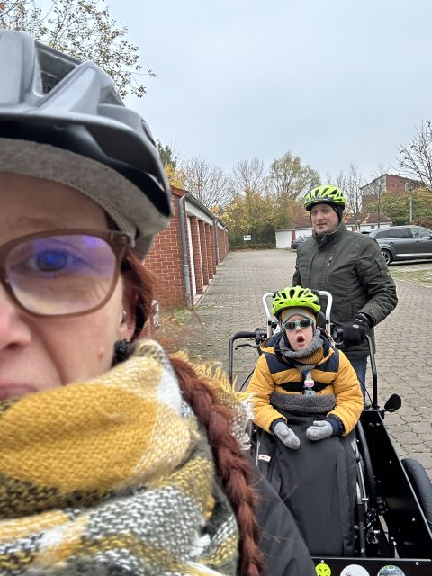 Familie Bockstette gemeinsam unterwegs mit den Fahrrädern rund um Hannover.